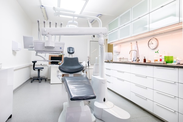 Dentist Near Me: What To Look For In A Practice